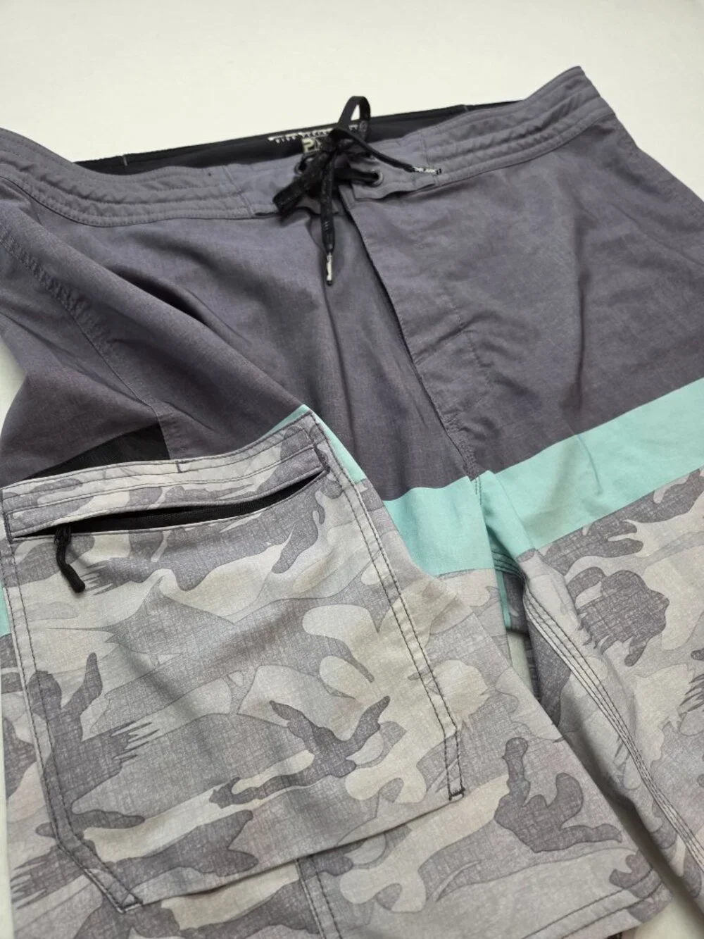 Pelagic High Performance Gray Camo Fishing Board Shorts Men's Size 36
